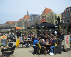 de terrassen zijn weer geopend